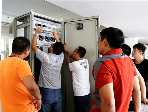 �Զ���������ѵ