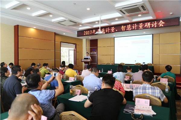 ��½����