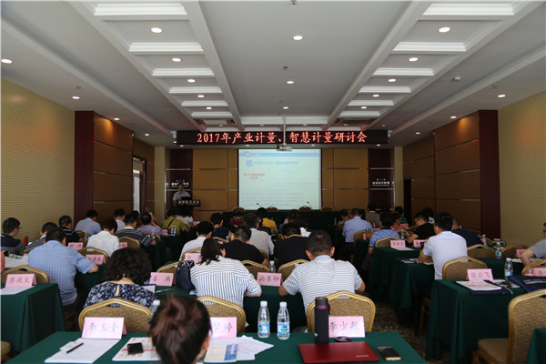 ��½����